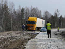 Поляк на фуре сбил украинку с маленьким ребенком 