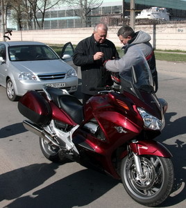 Евгений Карташов попал в аварию 