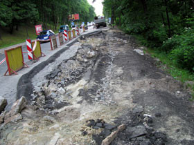 На Днепровском спуске случился оползень  