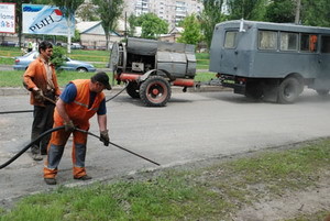 Мэр будет увольнять коммунальщиков за ямы на дорогах 