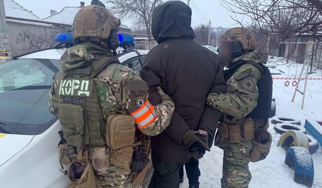 Затримали солдата у передмісті Дніпра Підгородньому. Фото: Нацполіція