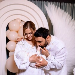 Артист и его возлюбленная Юлия Бакуменко крестили сына Оскара в мае этого года Фото: instagram.com/vkozlovsky_music